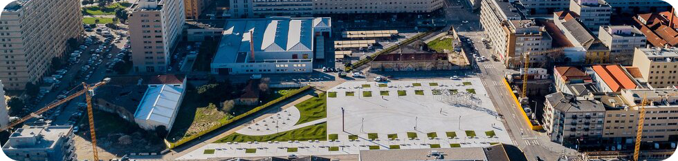 Pra&ccedil;a Guilherme Pinto-modified